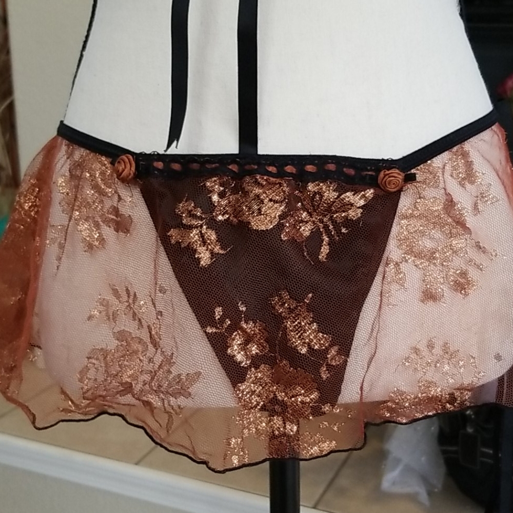 Lingerie - Picture 3 of 10